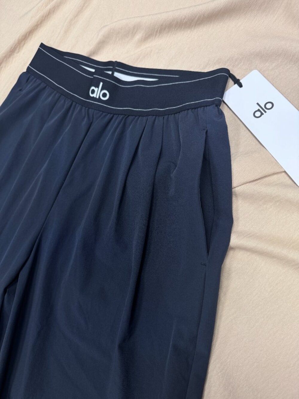 NWT ALO Yoga Suit Up Trouser Navy Blue (Regular)💞Relaxed Fit Wide Leg Pants - Picture 3 of 8